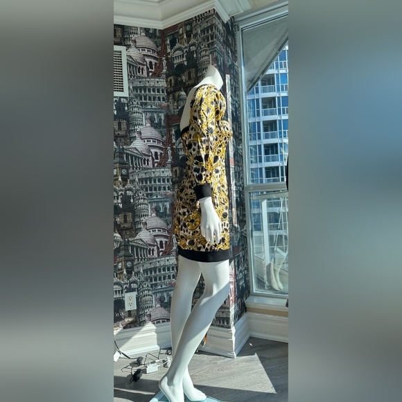 Moschino for H&M dress. - Picture 6 of 8